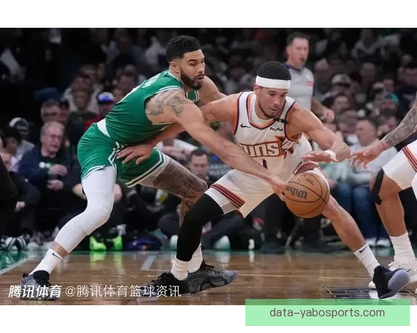 本赛季关键球命中率全解析塔图姆与布克数据正面对比攻防表现深度评估